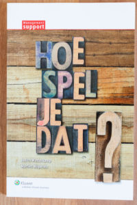Marlies Wopereis van Lopende teksten uit Den Haag heeft het boek Hoe spel je dat? geschreven.